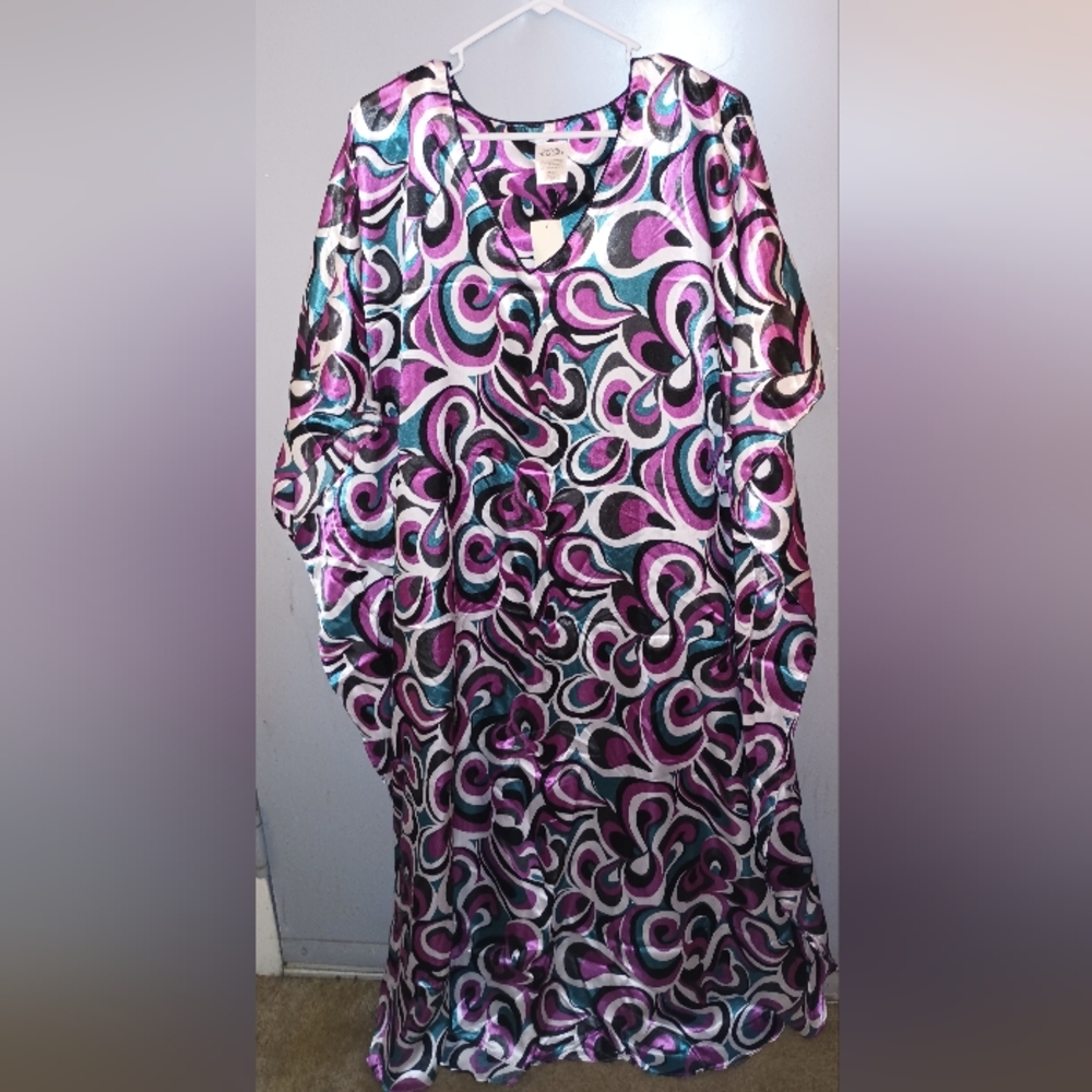 Woman Night Gown. One Size Fits All. Walmart Brand.